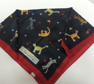 Vintage 1999 My Cats Playing Scarf Save The Children Artist Maxine Age 6 23"X22"